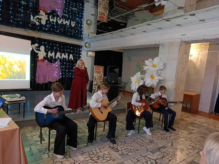 деньмамы красный 2