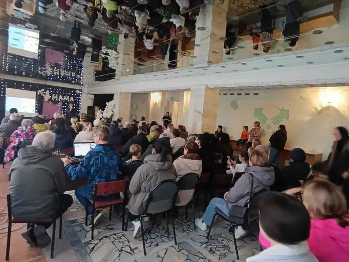 деньмамы красный 7